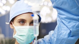 10 supplements and certain medications to pause before surgery - Featured image