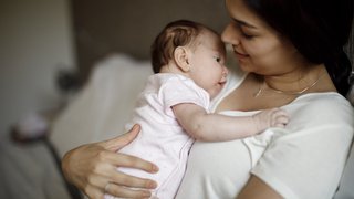 4 factors that can decrease breast milk supply – and how to replenish it - Featured image